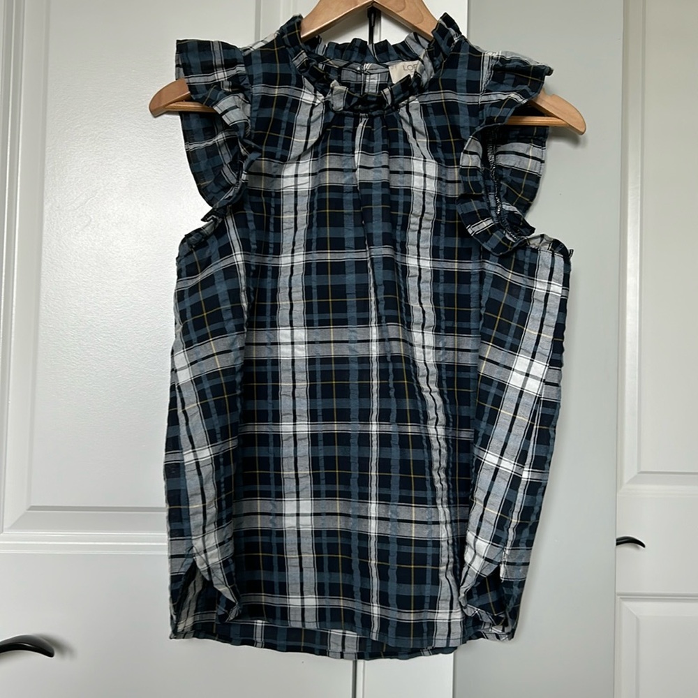 LOFT ladies top. Medium petite size.